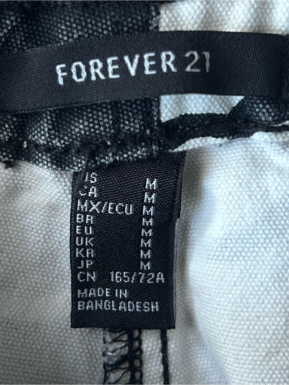 Forever 21 Black & White Jean Floral Colorblock Overalls Size M - Picture 3 of 3